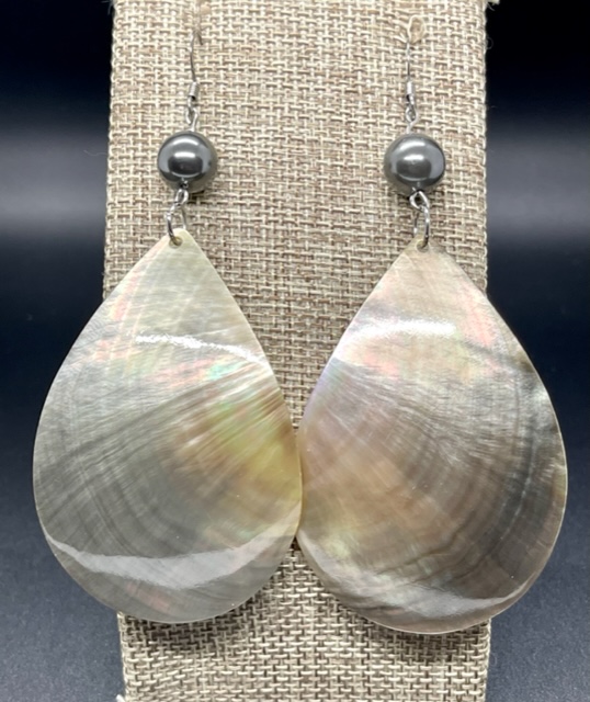 XL MOP EARRINGS - Image 7